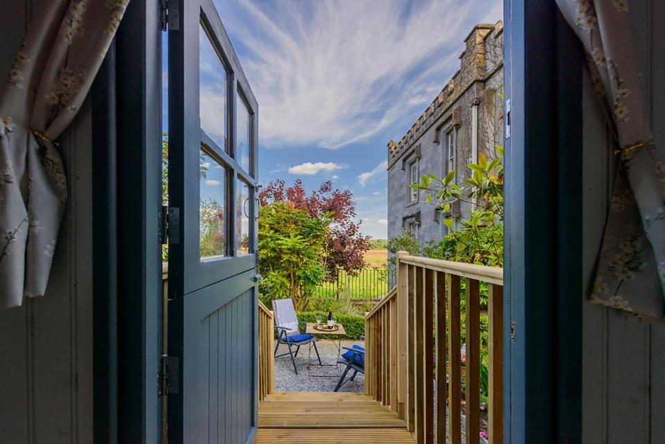 Hawthorn Hut Kilkenny Glamping At Jenkinstown House Hotel Jenkinstown Park Ngoại thất bức ảnh